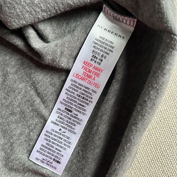 Kids Burberry Short Sleeve T-shirt size 8 - Picture 6 of 6